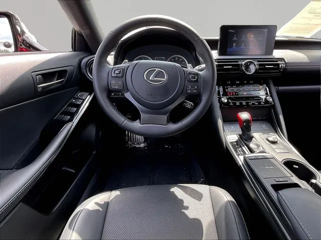 Lexus IS photo 10