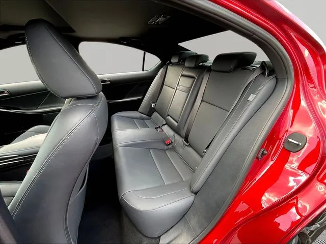 Lexus IS photo 23
