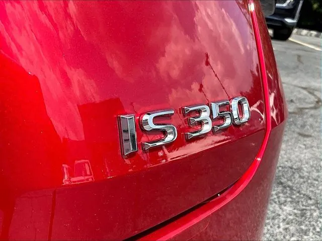 Lexus IS photo 25