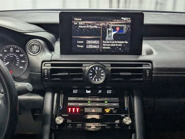 Lexus IS photo 12