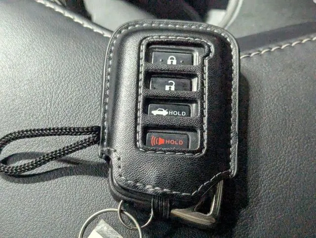 Lexus IS photo 23