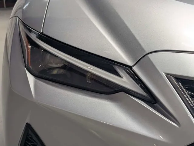 Lexus IS photo 27