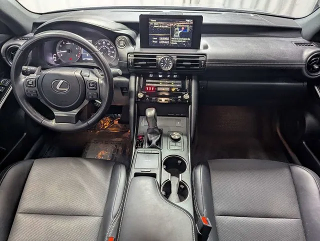 Lexus IS photo 6