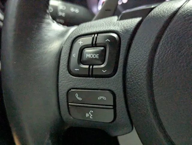 Lexus IS photo 19