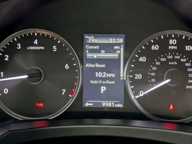 Lexus IS photo 18