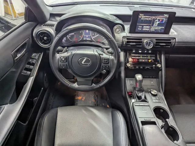 Lexus IS photo 7