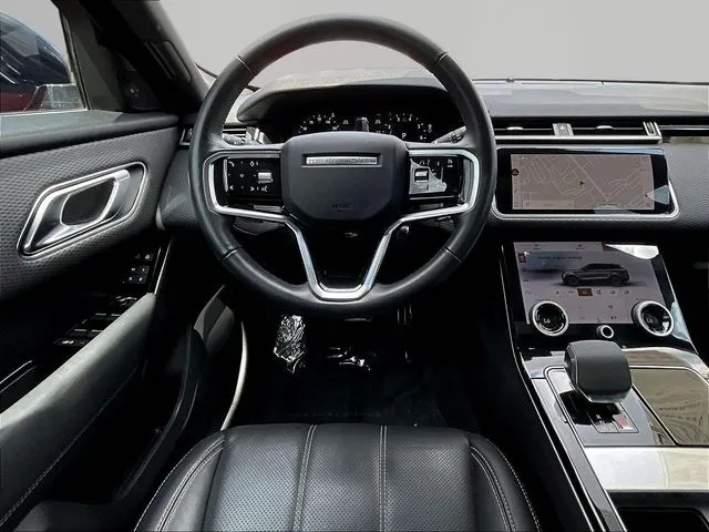 Land Rover Range Rover Velar photo 10