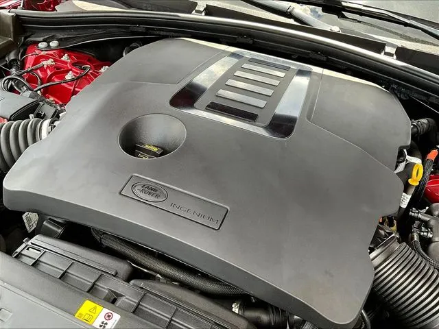 Land Rover Range Rover Velar photo 32