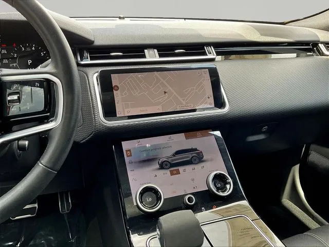 Land Rover Range Rover Velar photo 11