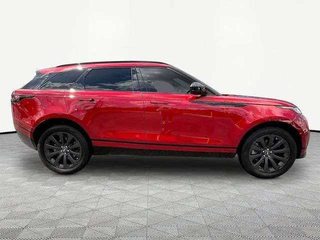 Land Rover Range Rover Velar photo 8