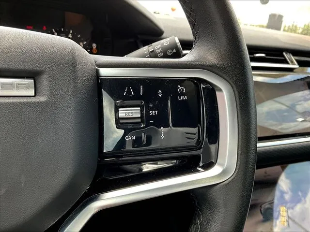 Land Rover Range Rover Velar photo 14