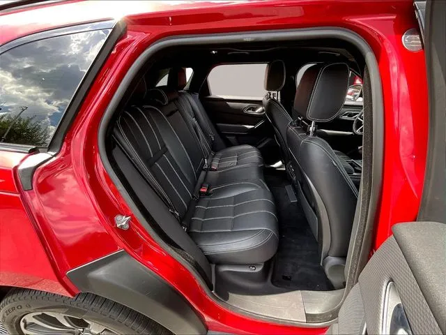 Land Rover Range Rover Velar photo 26