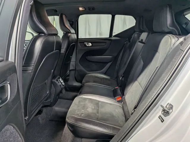Volvo XC40 photo 10