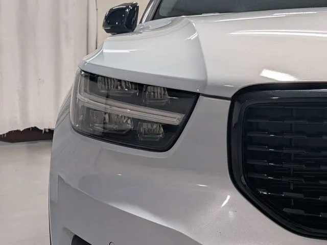 Volvo XC40 photo 28