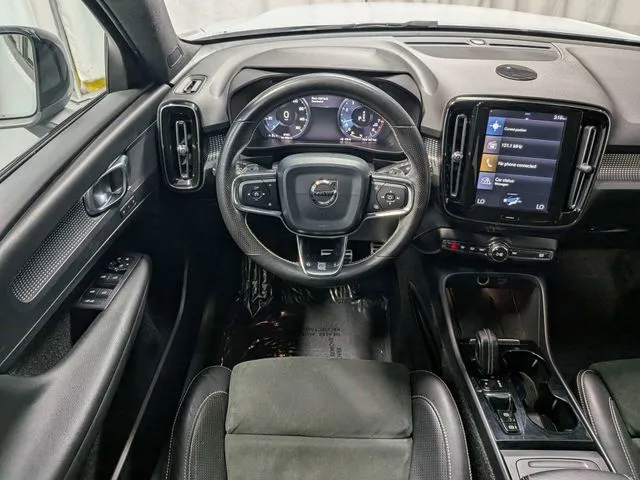 Volvo XC40 photo 7