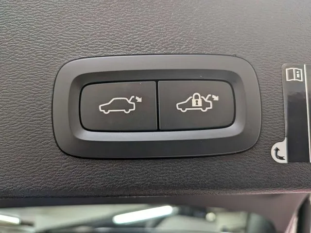 Volvo XC40 photo 27