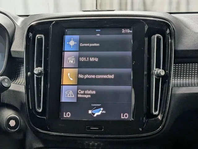Volvo XC40 photo 11