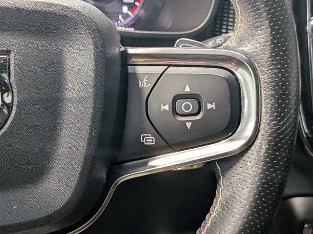 Volvo XC40 photo 18
