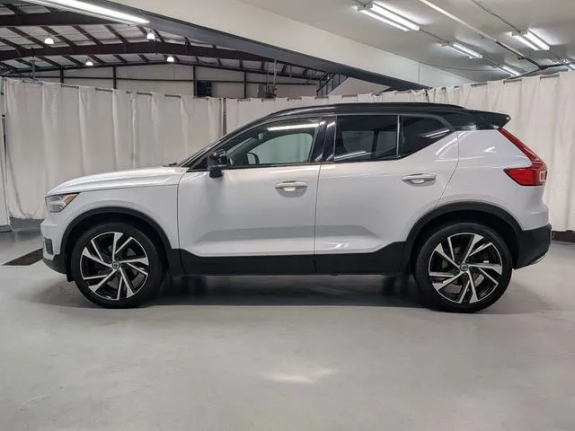 Volvo XC40 photo 23