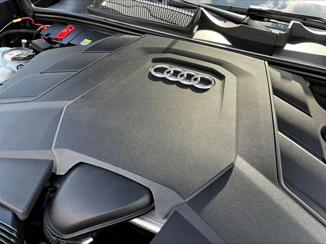 Audi Q8 photo 32