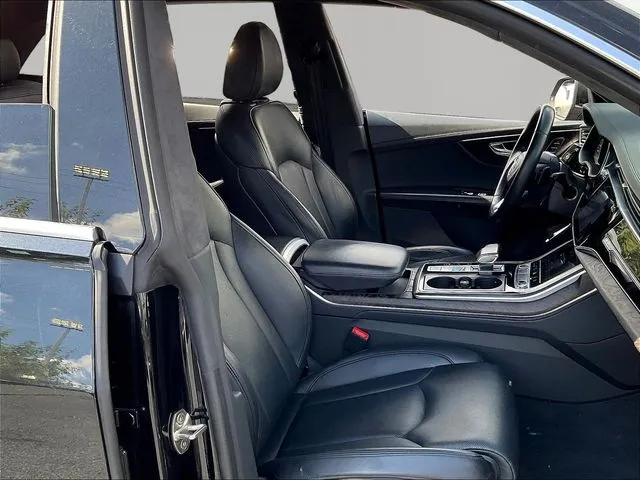 Audi Q8 photo 30