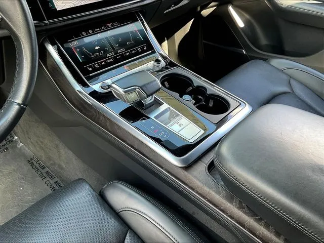 Audi Q8 photo 19