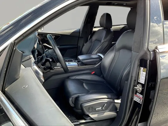 Audi Q8 photo 22