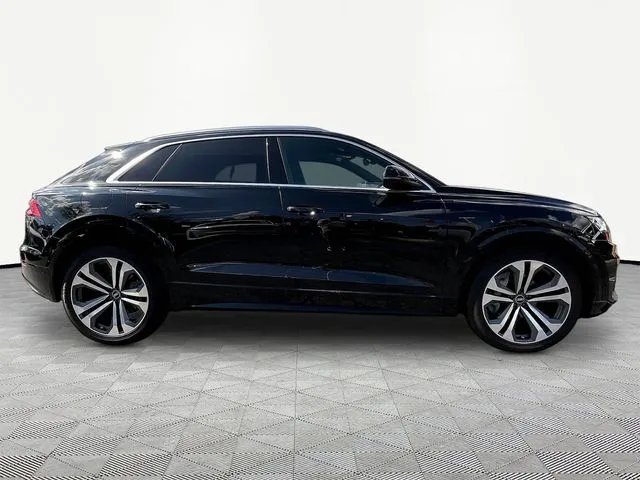 Audi Q8 photo 8