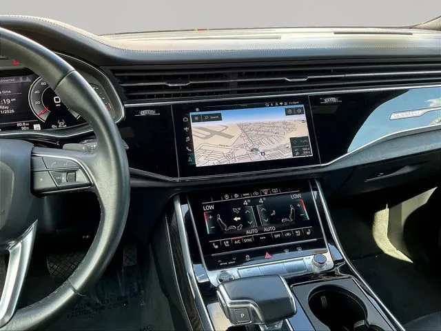 Audi Q8 photo 11