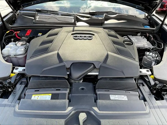 Audi Q8 photo 31
