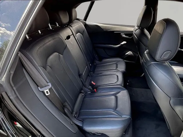 Audi Q8 photo 26