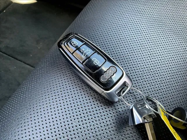 Audi Q8 photo 36