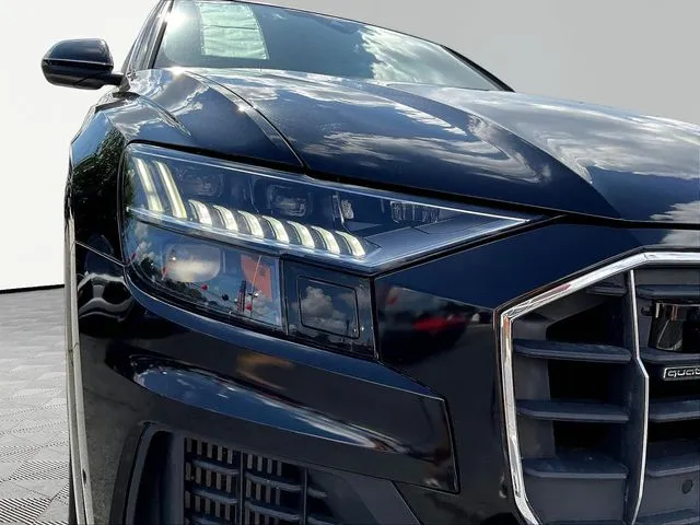 Audi Q8 photo 33