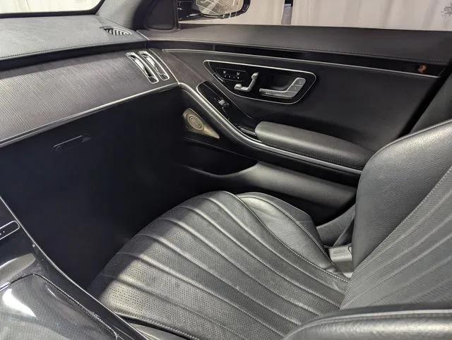 Mercedes-Benz S-Class photo 8