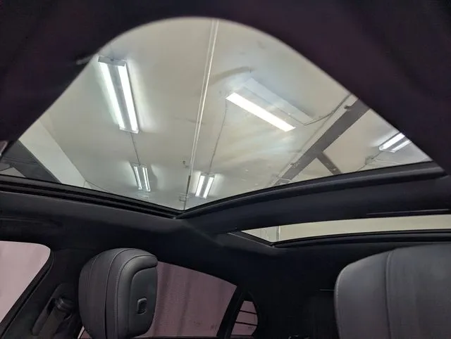 Mercedes-Benz S-Class photo 13