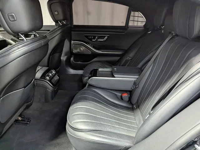Mercedes-Benz S-Class photo 9