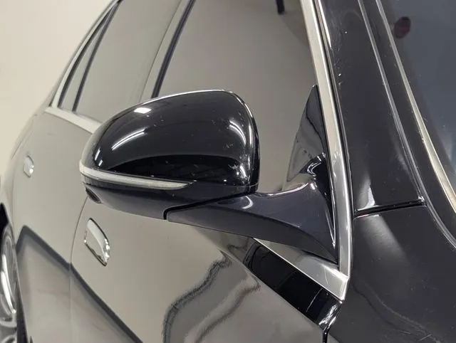 Mercedes-Benz S-Class photo 30