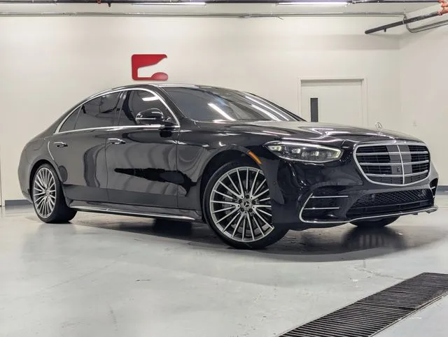 Mercedes-Benz S-Class photo 2