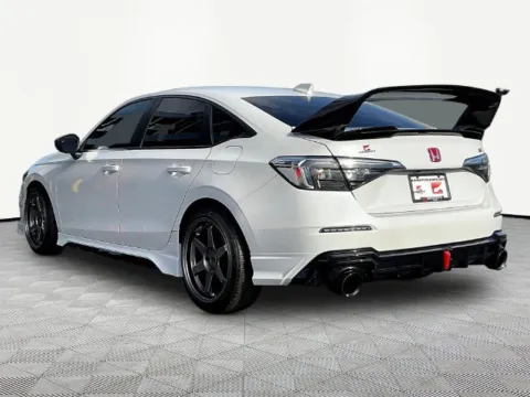 More photos of 2024 Honda Civic Si at Gravity Autos Marietta, GA