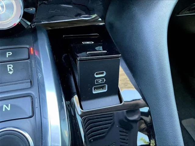 Acura MDX photo 18