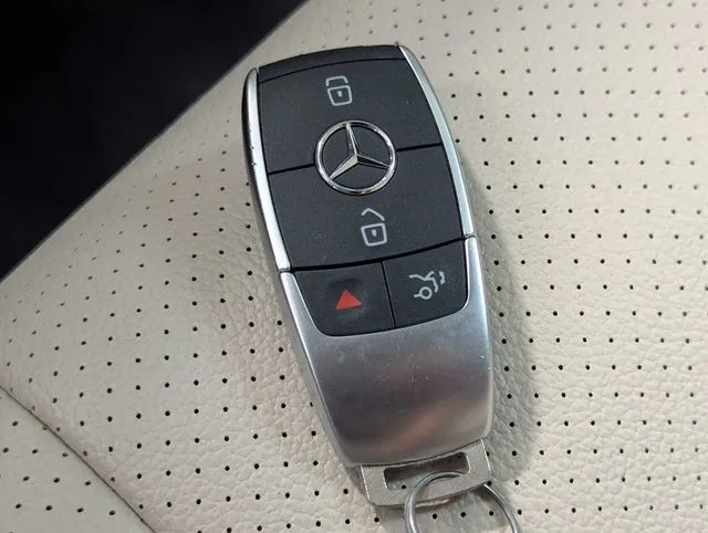 Mercedes-Benz GLE photo 25