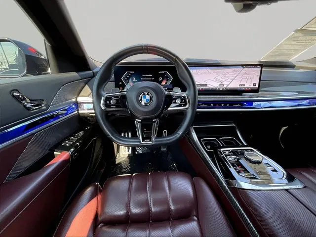 BMW 7 Series photo 10