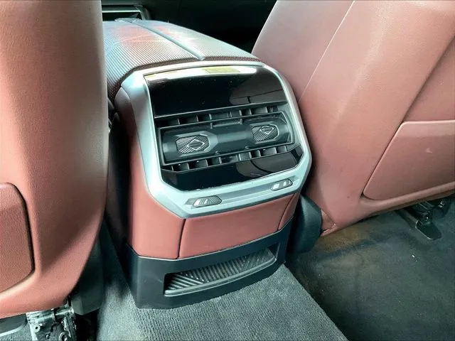 BMW 7 Series photo 12
