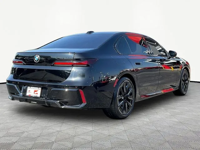 BMW 7 Series photo 7