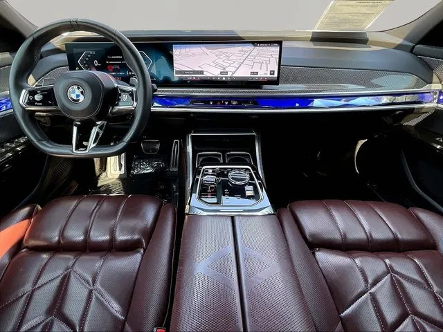 BMW 7 Series photo 9