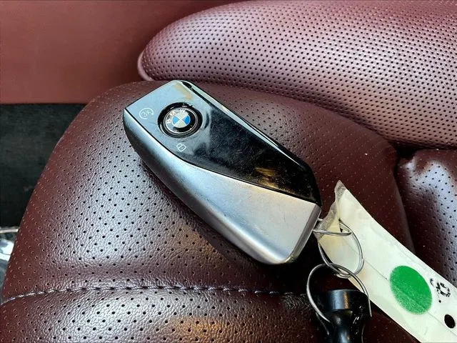 BMW 7 Series photo 34