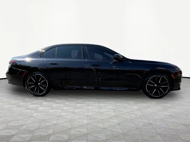 BMW 7 Series photo 8