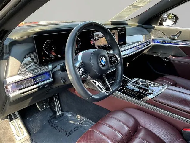 BMW 7 Series photo 17