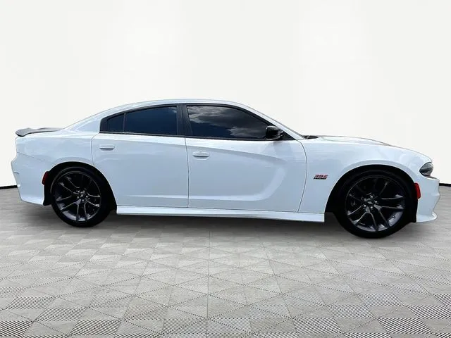 Dodge Charger photo 8