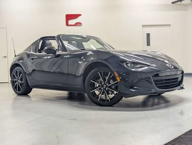 Mazda MX-5 Miata RF photo 2